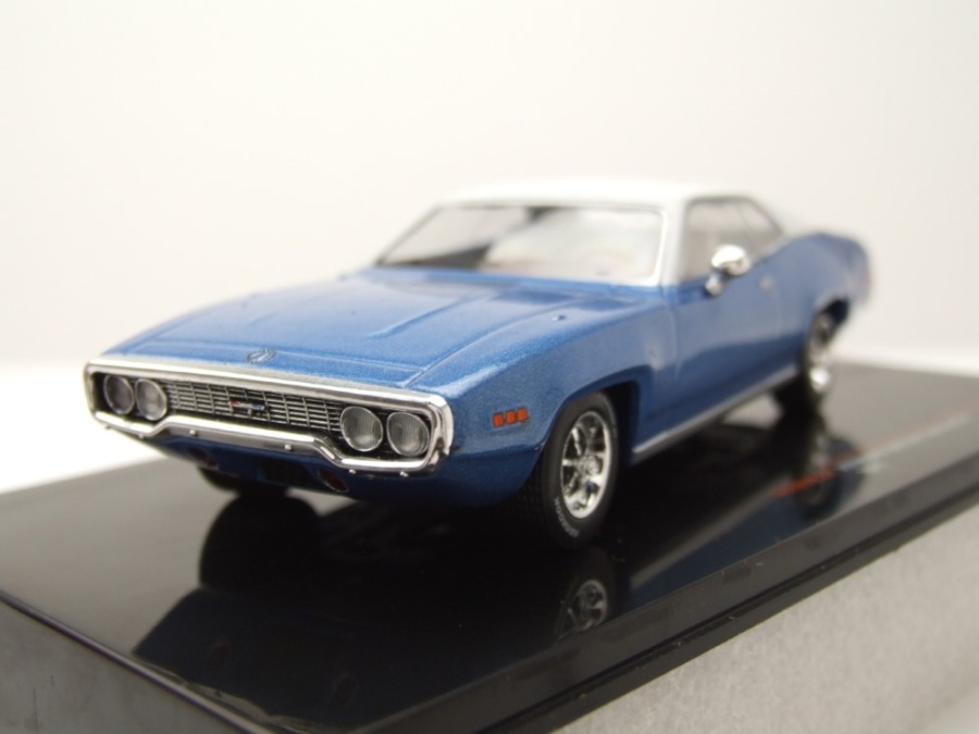Plymouth Satellite Sebring Plus 1971 blau weiß Modellauto 1:43 ixo models