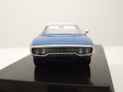 Plymouth Satellite Sebring Plus 1971 blau weiß Modellauto 1:43 ixo models