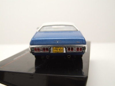 Plymouth Satellite Sebring Plus 1971 blau weiß Modellauto 1:43 ixo models