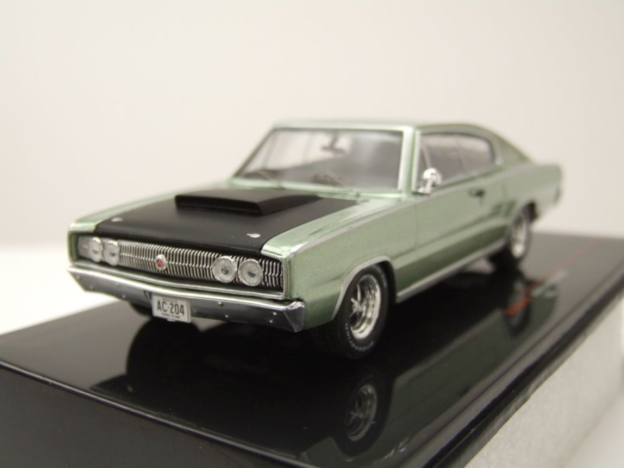 Dodge Charger 1967 hellgrün metallic Modellauto 1:43 ixo models