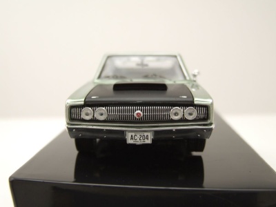 Dodge Charger 1967 hellgrün metallic Modellauto 1:43 ixo models