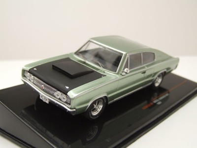 Dodge Charger 1967 hellgrün metallic Modellauto 1:43 ixo models
