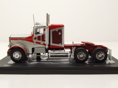 Freightliner FLC 120 64 T Zugmaschine 1977 silber rot Modellauto 1:43 ixo models