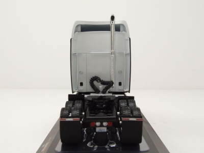 Kenworth T2000 Zugmaschine 1998 weiß Modellauto 1:43 ixo models