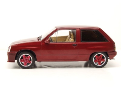 Opel Corsa A Custom 1983 dunkelrot metallic Modellauto 1:18 MCG