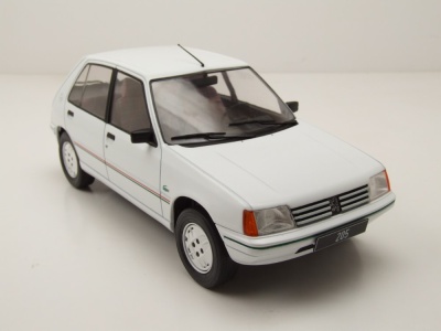 Peugeot 205 1984 weiß Modellauto 1:18 MCG