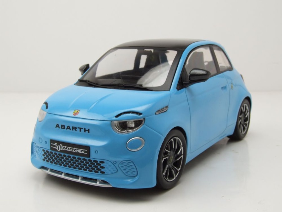 Fiat 500e Abarth 2024 hellblau Modellauto 1:18 MCG