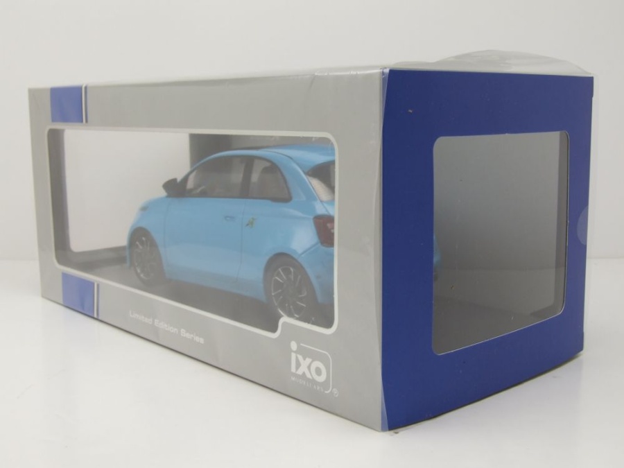 Modellauto Fiat 500e Abarth 2024 hellblau 1:18 MCG bei