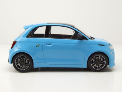 Fiat 500e Abarth 2024 hellblau Modellauto 1:18 MCG