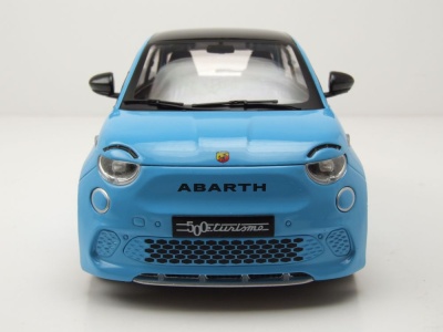 Fiat 500e Abarth 2024 hellblau Modellauto 1:18 MCG