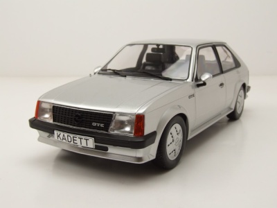 Opel Kadett D GTE 1983 silber Modellauto 1:18 MCG