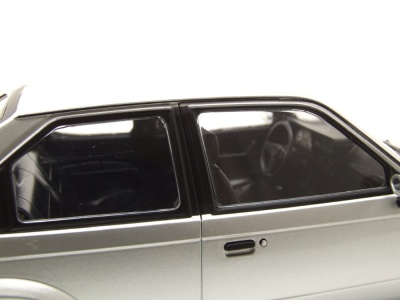 Opel Kadett D GTE 1983 silber Modellauto 1:18 MCG
