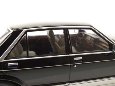 Ford Granada MK II 2.8 Injection 1982 schwarz grau Modellauto 1:18 MCG
