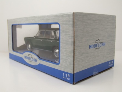 BMW 2000 Typ 121 1966 dunkelgrün Modellauto 1:18 MCG