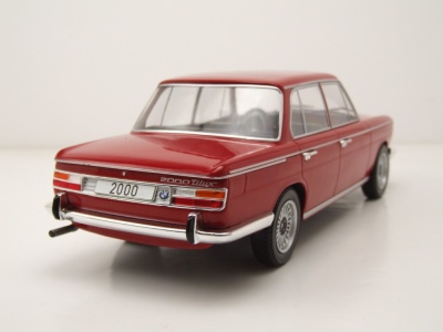 BMW 2000 Typ 121 1966 dunkelrot Modellauto 1:18 MCG