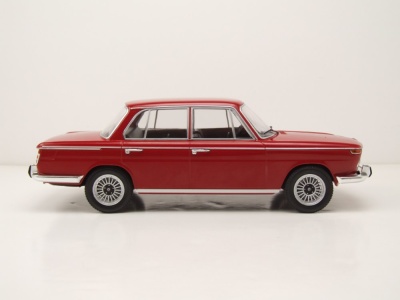 BMW 2000 Typ 121 1966 dunkelrot Modellauto 1:18 MCG