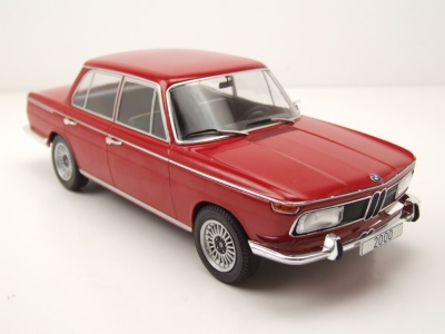 BMW 2000 Typ 121 1966 dunkelrot Modellauto 1:18 MCG