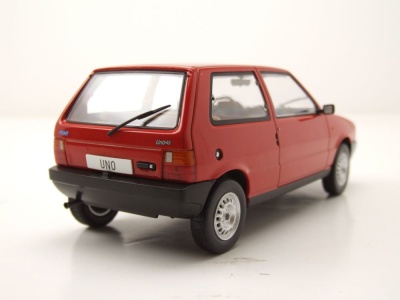 Fiat Uno 1983 rot Modellauto 1:24 Whitebox