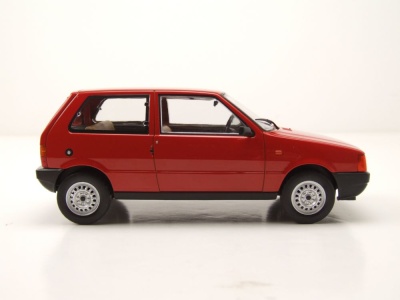 Fiat Uno 1983 rot Modellauto 1:24 Whitebox