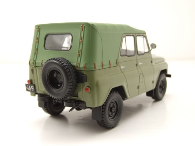 UAZ 469 1975 grün Modellauto 1:24 Whitebox