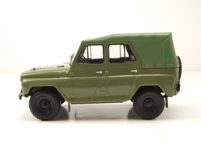 UAZ 469 1975 grün Modellauto 1:24 Whitebox