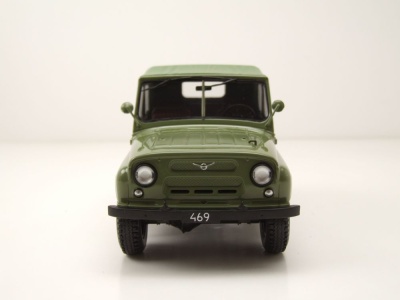 UAZ 469 1975 grün Modellauto 1:24 Whitebox