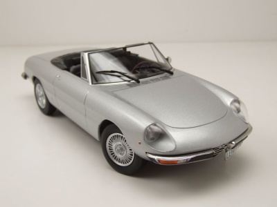 Alfa Romeo 2000 Spider 1973 silbergrau metallic Modellauto 1:18 Norev