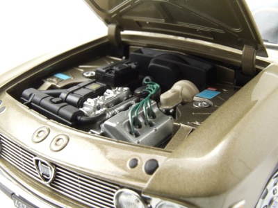 Lancia Fulvia 1971 grau Modellauto 1:18 Norev