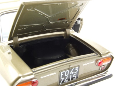 Lancia Fulvia 1971 grau Modellauto 1:18 Norev