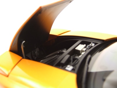 Mercedes C 111/II 1970 orange metallic Modellauto 1:18 Norev