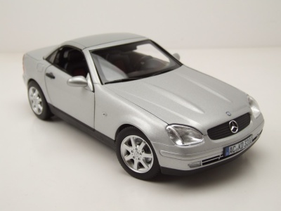 Mercedes SLK 1996 silber Modellauto 1:18 Norev