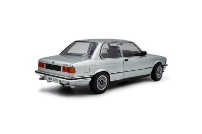 BMW 323I E21 1980 hellblau metallic Modellauto 1:18 Solido