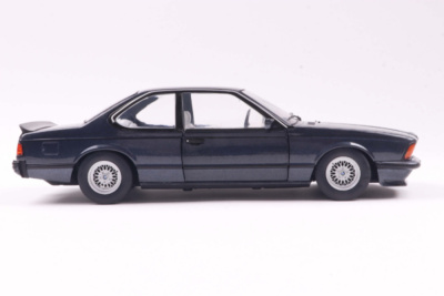 BMW 635 CSI E24 1984 dunkelblau Modellauto 1:18 Solido
