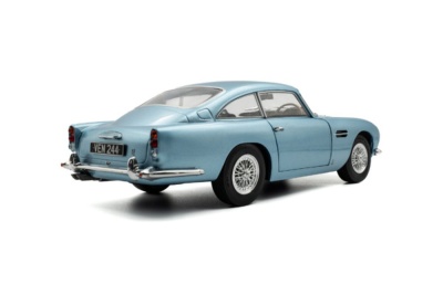 Aston Martin DB5 RHD 1964 hellblau metallic Modellauto 1:18 Solido