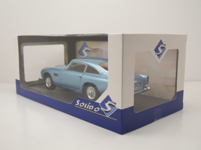 Aston Martin DB5 RHD 1964 hellblau metallic Modellauto 1:18 Solido