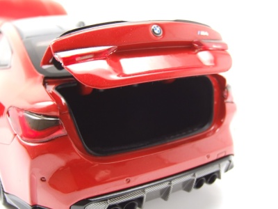BMW M4 2024 rot metallic Modellauto 1:18 Minichamps