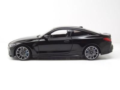 BMW M4 2024 schwarz metallic Modellauto 1:18 Minichamps