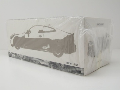 BMW M4 2024 grün metallic Modellauto 1:18 Minichamps