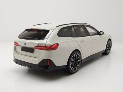 BMW i5 M60 Touring Kombi 2024 weiß metallic Modellauto 1:18 Minichamps