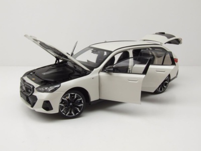 BMW i5 M60 Touring Kombi 2024 weiß metallic Modellauto 1:18 Minichamps