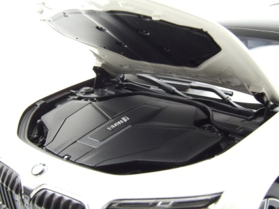 BMW i7 M70 (G70) 2024 weiß metallic Modellauto 1:18 Minichamps