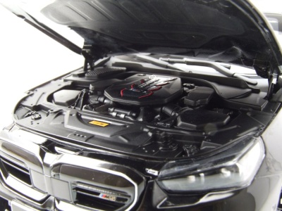 BMW M5 2024 schwarz metallic Modellauto 1:18 Minichamps