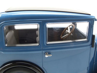 BMW Dixi 1928 dunkelblau Modellauto 1:18 Minichamps