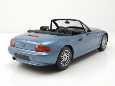 BMW Z3 Roadster 1997 hellblau metallic Modellauto 1:18...
