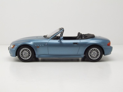 BMW Z3 Roadster 1997 hellblau metallic Modellauto 1:18 Minichamps