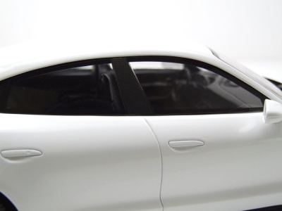 Porsche Taycan Turbo GT 2024 weiß Modellauto 1:18 Minichamps