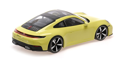 Porsche 911 (992.2) Carrera Coupe 2024 gelb metallic Modellauto 1:18 Minichamps