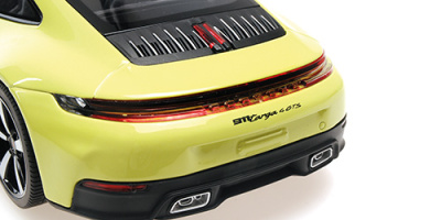 Porsche 911 (992.2) Carrera Coupe 2024 gelb metallic Modellauto 1:18 Minichamps
