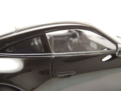Porsche 911 (992.2) Carrera Coupe 2024 schwarz metallic Modellauto 1:18 Minichamps