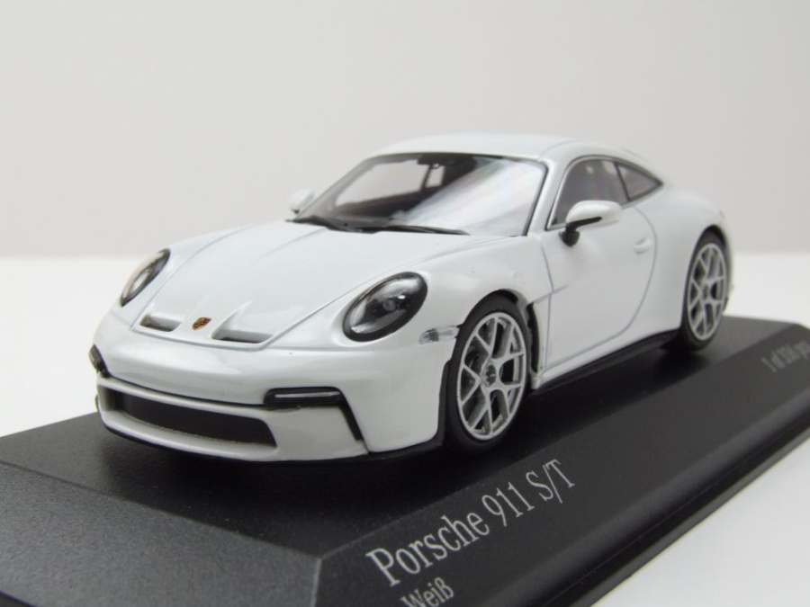 Porsche 911 (992) S/T 2024 weiß Modellauto 1:43 Minichamps